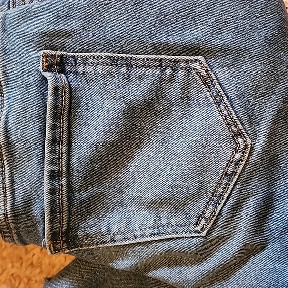 Distressed skinny Jeans - Picture 3 of 9